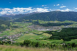 Bruneck im Pustertal, im Hintergrund der Kronplatz